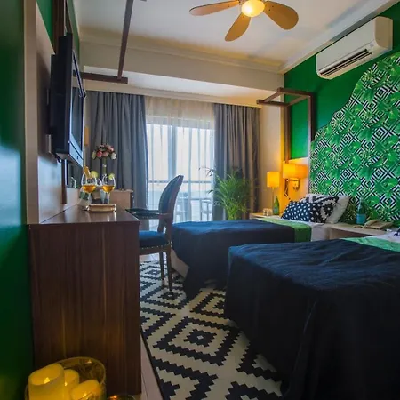 Anjeliq House Hotell 3*