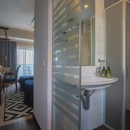 Hotel Anjeliq House 3*